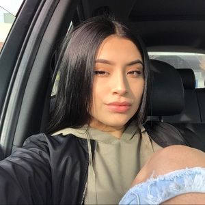 Meet your Posher, Elena